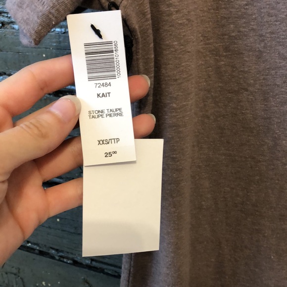 Kait T-Shirt - Picture 5 of 5